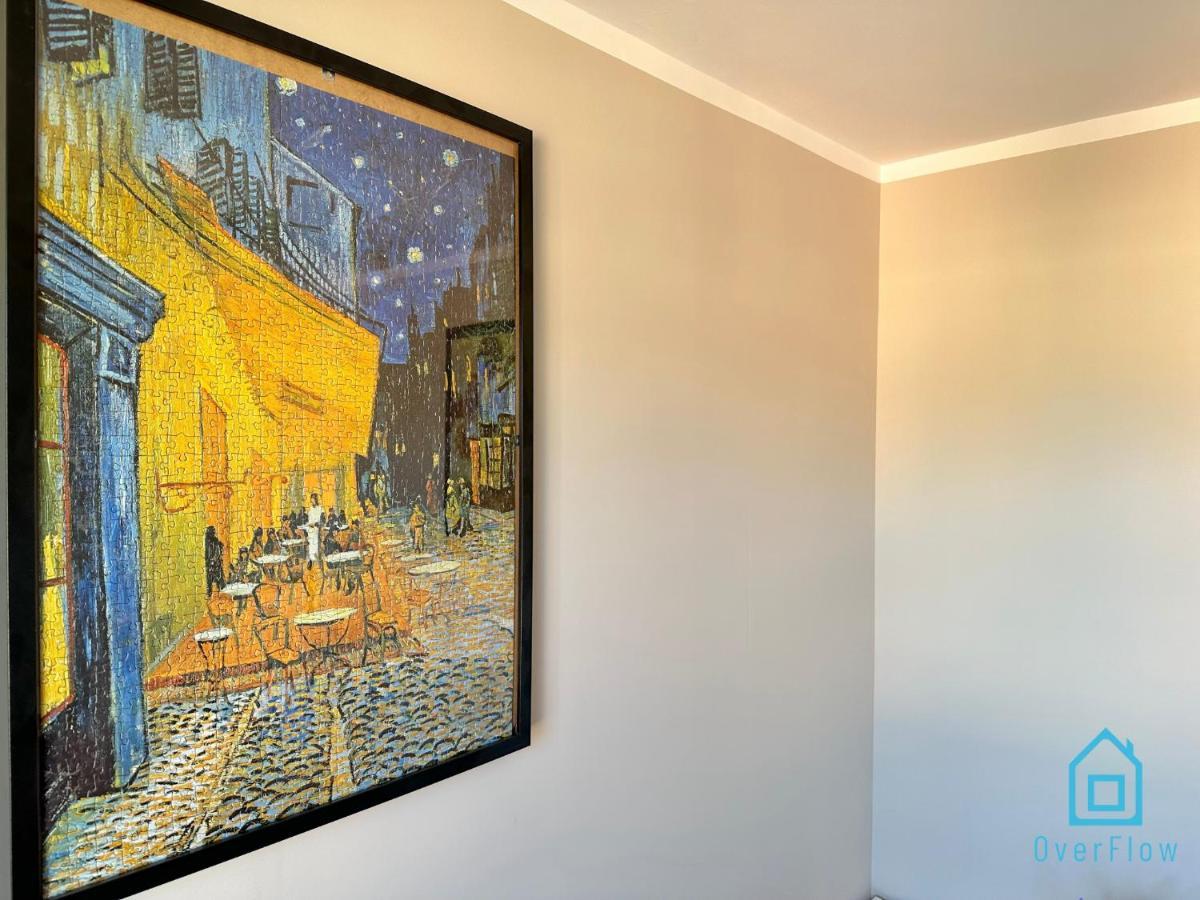 Rum i privatbostad Gogh - 10 Minutes To Old Town & Sea *